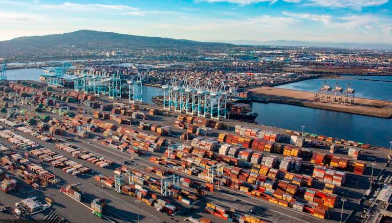 2021 Los 30 mejores puertos de contenedores. China tiene 7 de los 10 principales puertos del mundo.