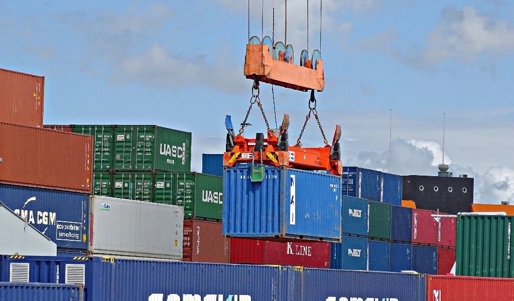 FOB vs FAS: Diferencias Clave en Términos de Transporte que Todo Comerciante Debe Conocer