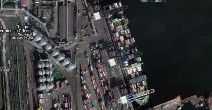 76 barcos de 18 países atrapados en puerto de Ucrania